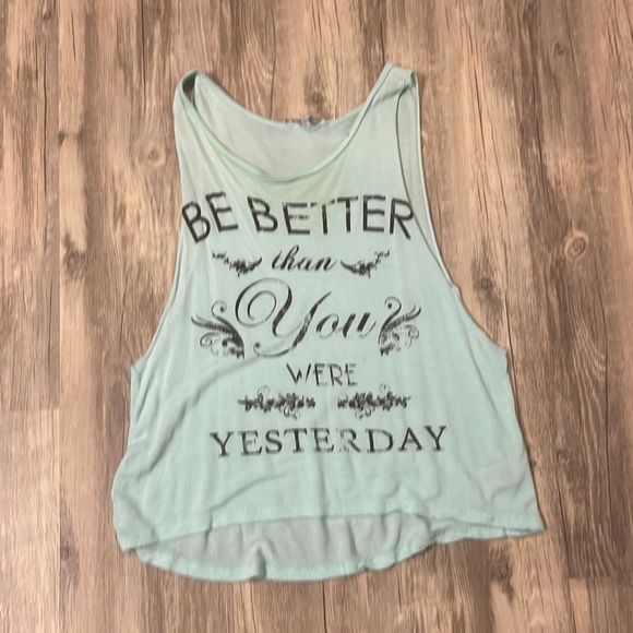 Workout top🔴 - Picture 1 of 1